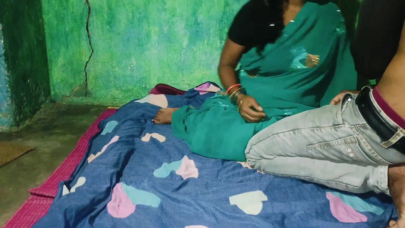 Cumsin Indian college gilfriend goes to her boyfriend’s house and