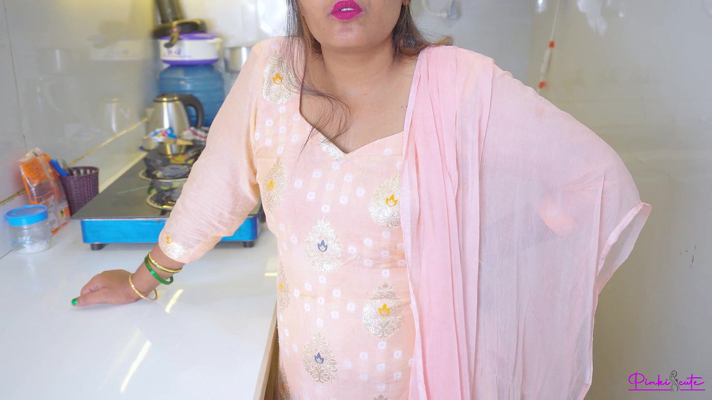 Mother-in-law gives offer for Fuck hard to Son-in-law in kitchen with Dirty hindi talk and he Cum in her sexy pussy