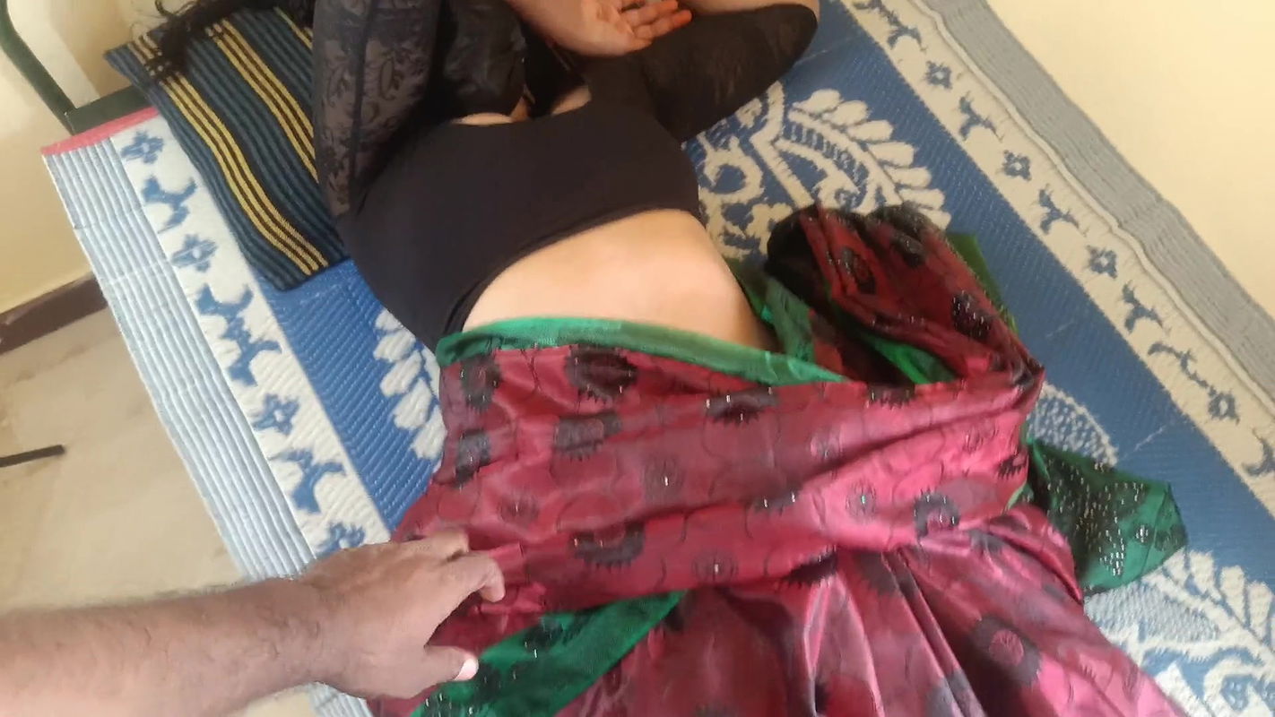 Office staff shared bed with her owner 4