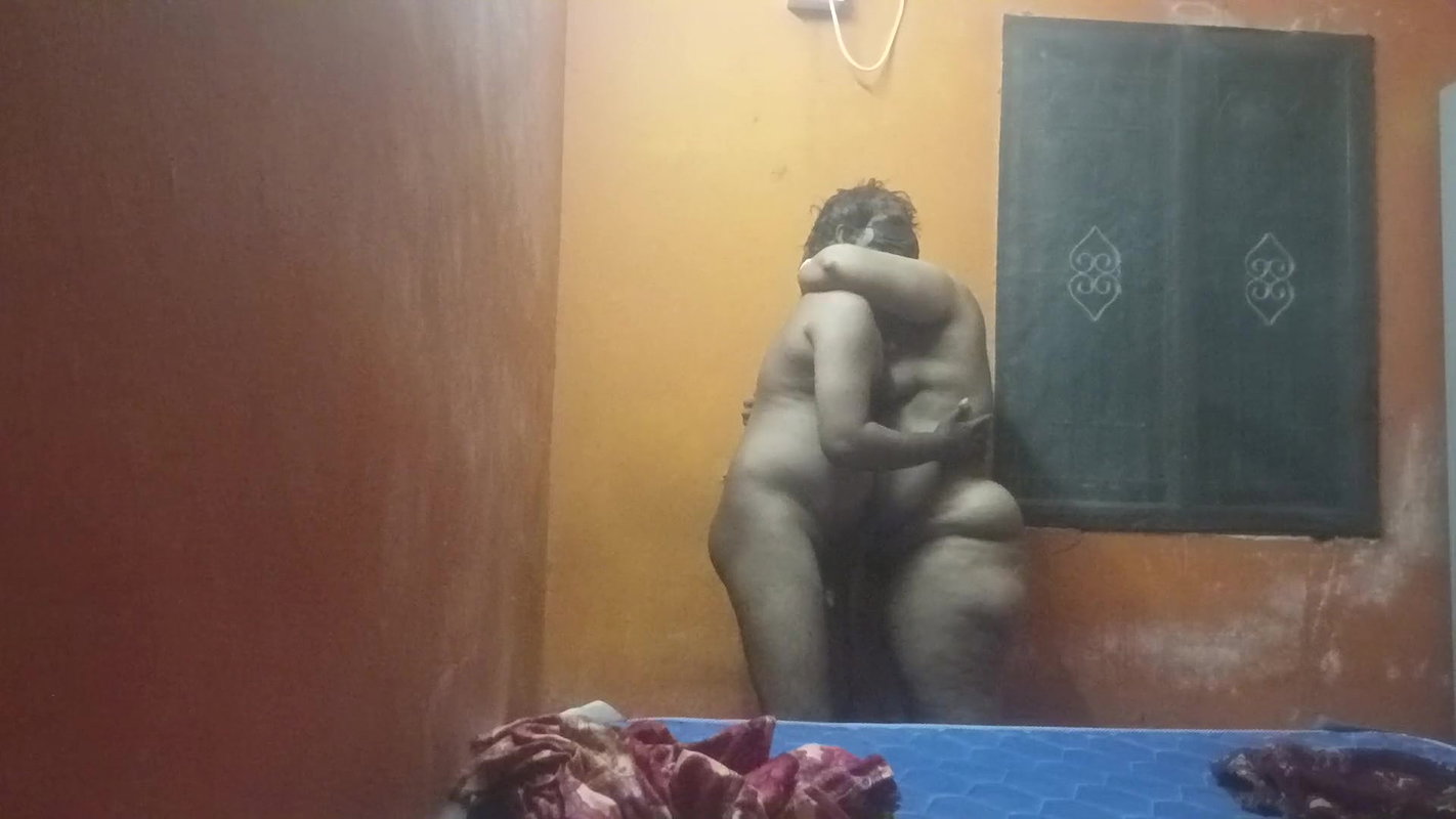 Real Aunty sex with boy in bedroom