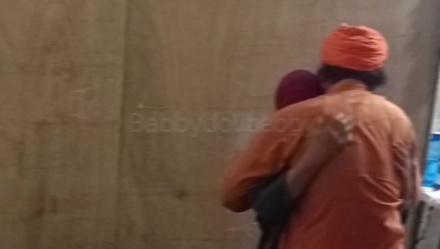 Sardarji left his old girlfriend at home when his wife was not at home