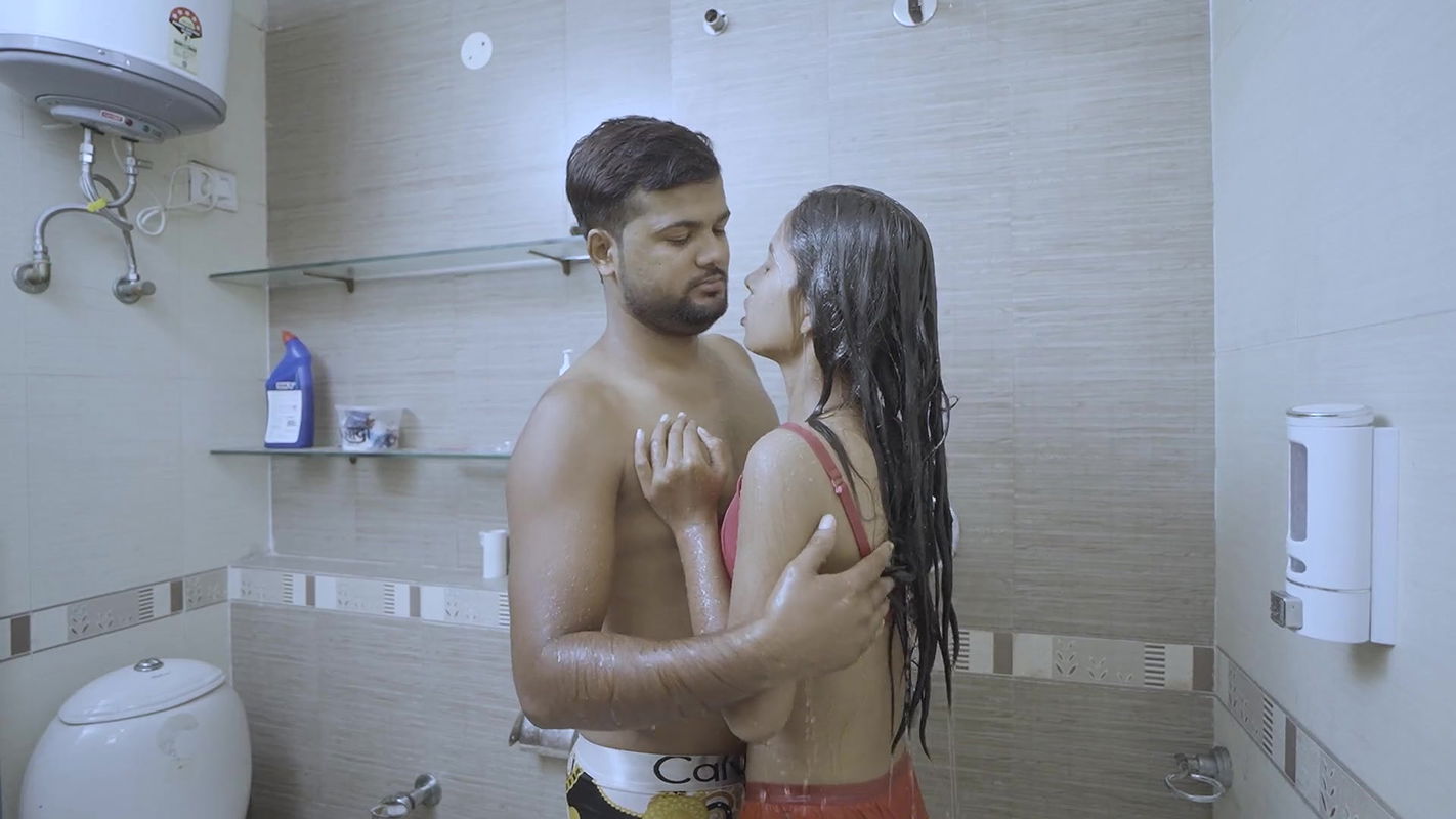 The stepsister was taking a bath in the bathroom, the stepbrother secretly went and started having sex with the stepsister in the bathroom