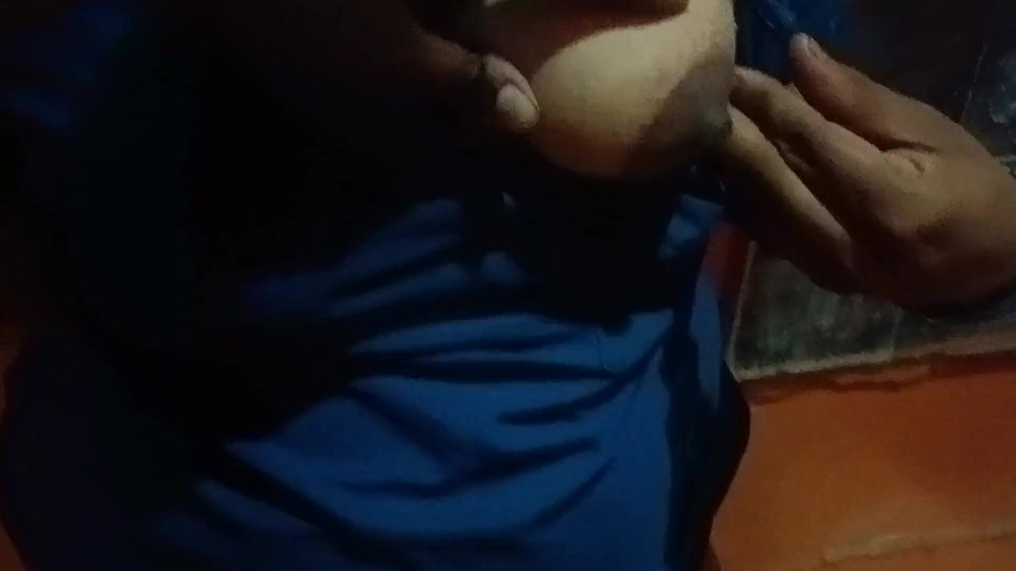 T-shirt wearing aunty sex with boyfriend