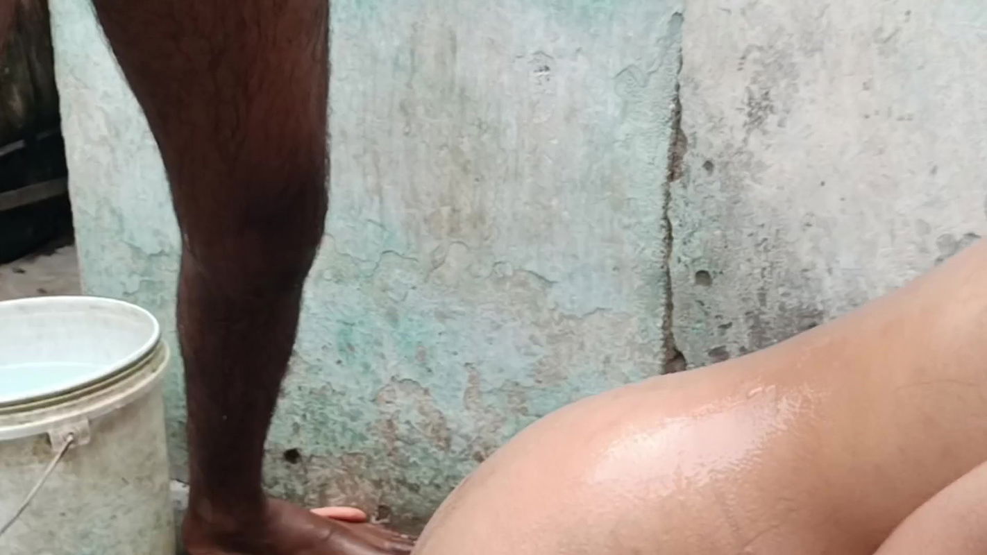Bathing bhabhi recording hide