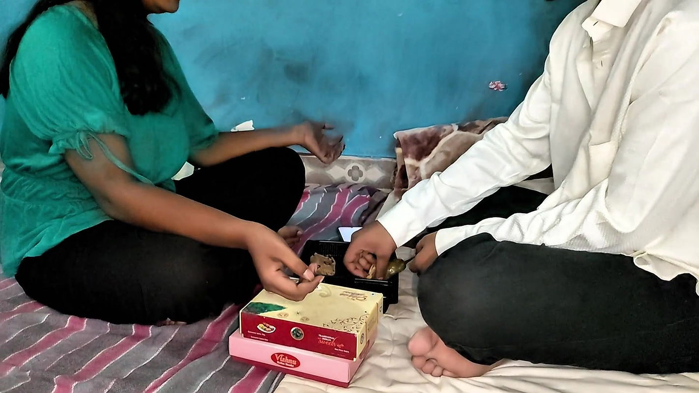 Bhai Dooj Special 2025 Latest Sex Videos Step Brother Gifted Rs 1000 for Pussy Chudai Two Step. Brother Step Ro