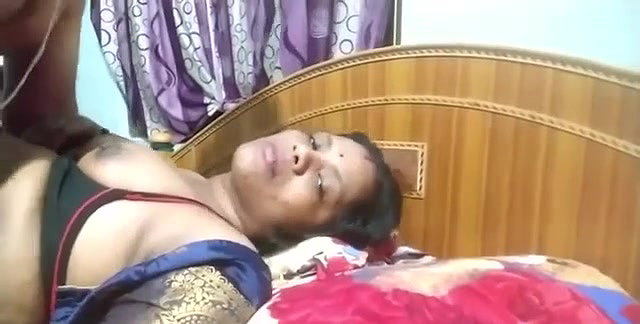 South Aunty Fucked Hubbys Friend at Home