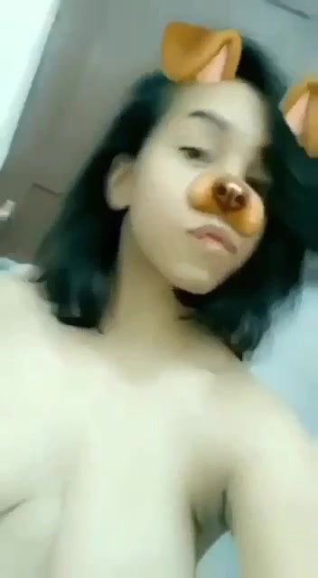 live app cam girl showing big boobs and hot ass