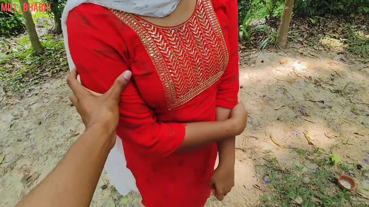 Desi Village girl tight pussy fuck in jungle, Beautiful indian desi Village girl sex in jungle