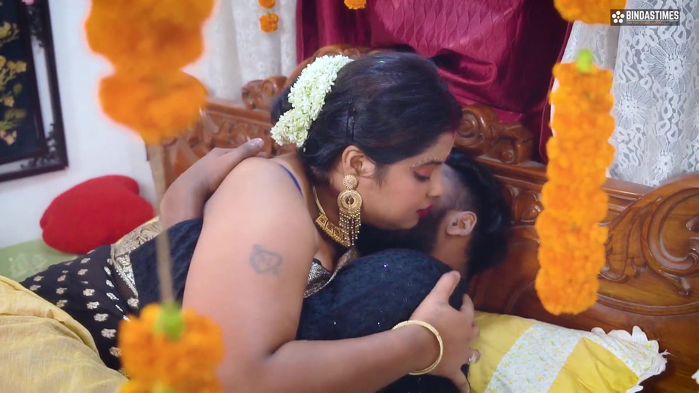 Biggest Indian Boobs Horny Bhabhi Fucked by All Boys at Her Wedd-01