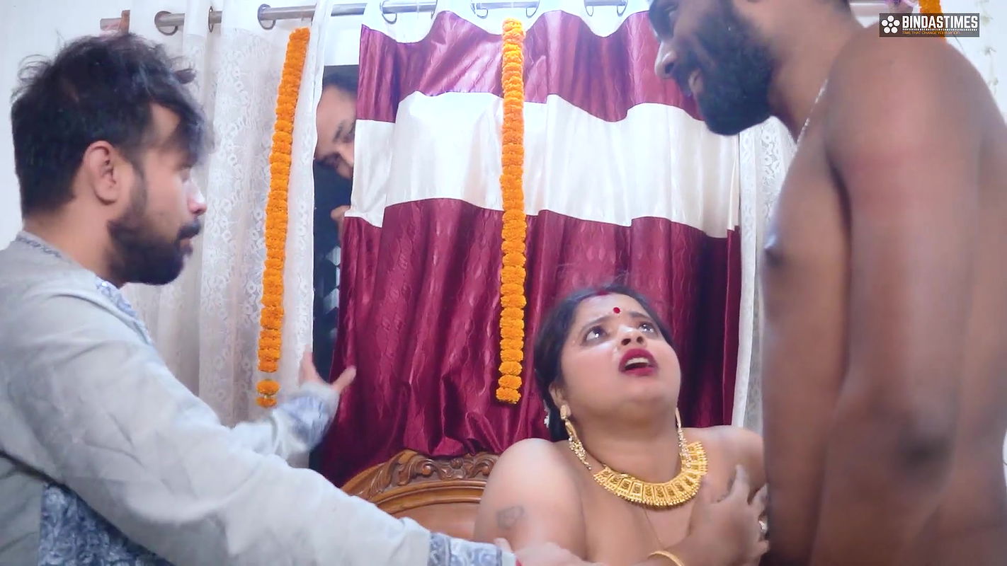 Biggest Indian Boobs Horny Bhabhi Fucked by All Boys at Her Wedd-01