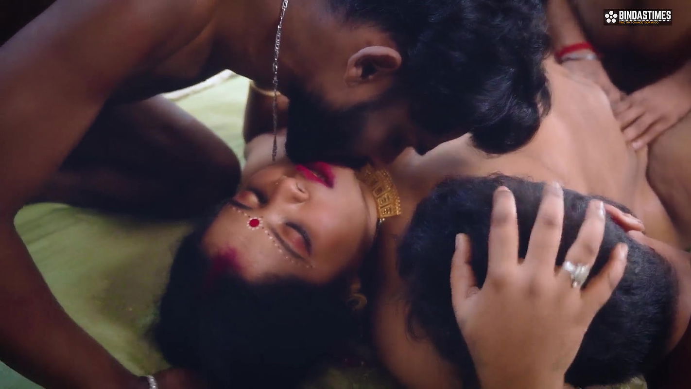 Biggest Indian Boobs Horny Bhabhi Fucked by All Boys at Her Wedd-01