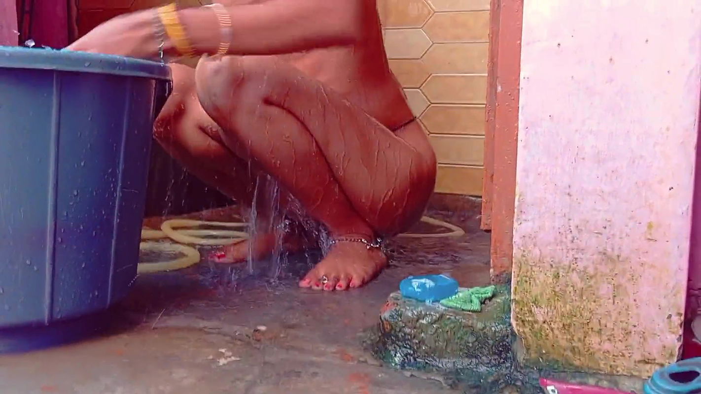 Full nude girl viral mms in bathroom