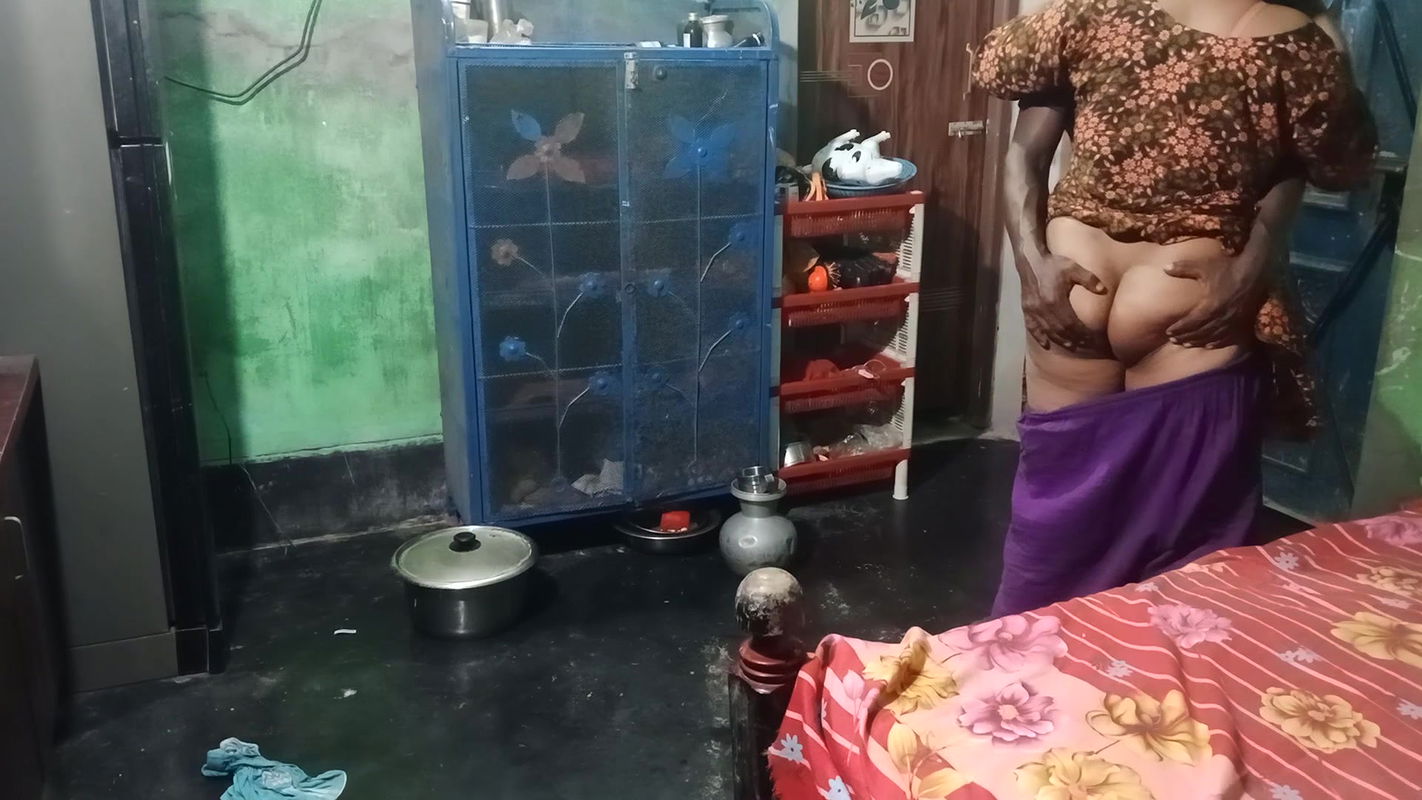 Devor and Bhabhi Go to a very Old House and Suddenly Have Sex wi