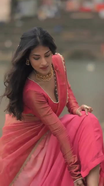 MILONI JHONSA BACKLESS AND STUNNING DESIRABLE IN SAREE 2