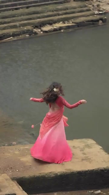 MILONI JHONSA BACKLESS AND STUNNING DESIRABLE IN SAREE 2