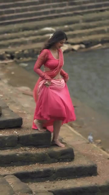 MILONI JHONSA BACKLESS AND STUNNING DESIRABLE IN SAREE 2