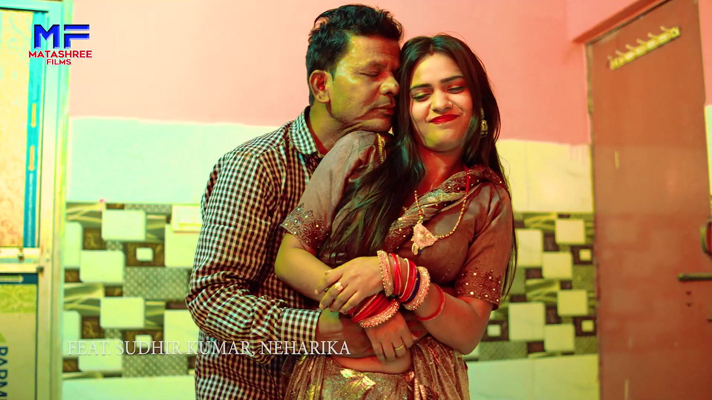 Cutie Niharika hot saree song – Navel show 2