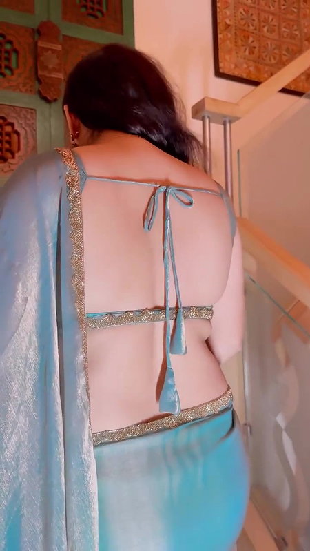 RENU CHANDRA BRA BLOUSE BACKLESS FLAWLESS MILKY WIFE MATERIAL SEXY IN SAREE 2