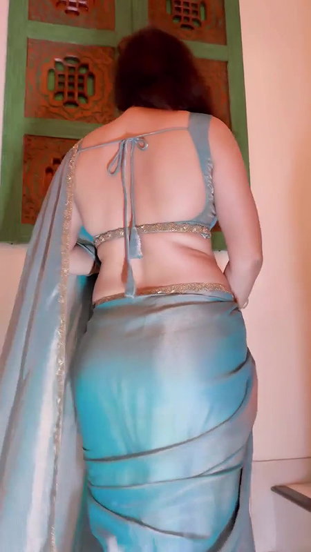 RENU CHANDRA BRA BLOUSE BACKLESS FLAWLESS MILKY WIFE MATERIAL SEXY IN SAREE 2