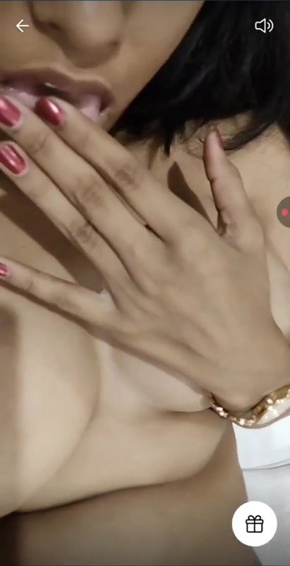 Hot Bod Honey Tango Live Spreading Her Asshole and Fingering Pussy With Face 2