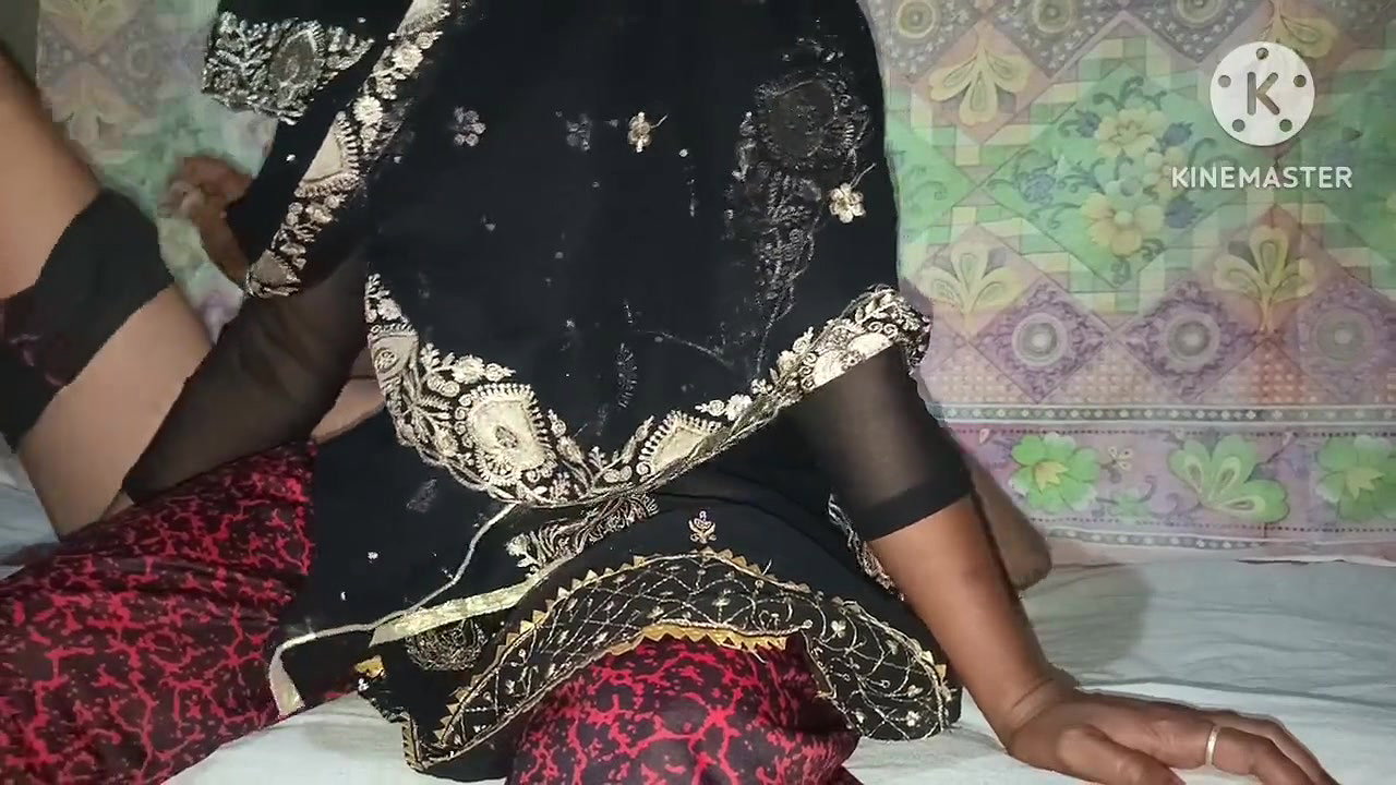 Beautiful Desi Indian bhabhi kajal nisha Hot Teen Girl in blue color saree fuck Intense Orgasm