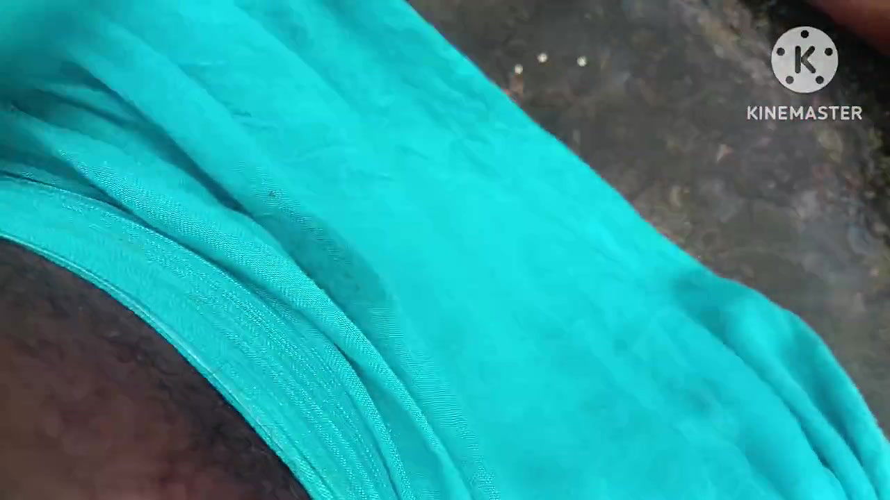 Bhabhi peshab Kiya outdoor