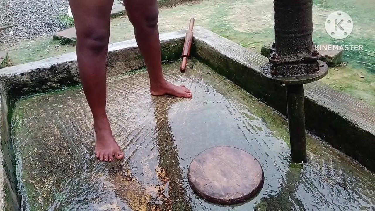 Desi bhabhi ne belan se chut chudai ki