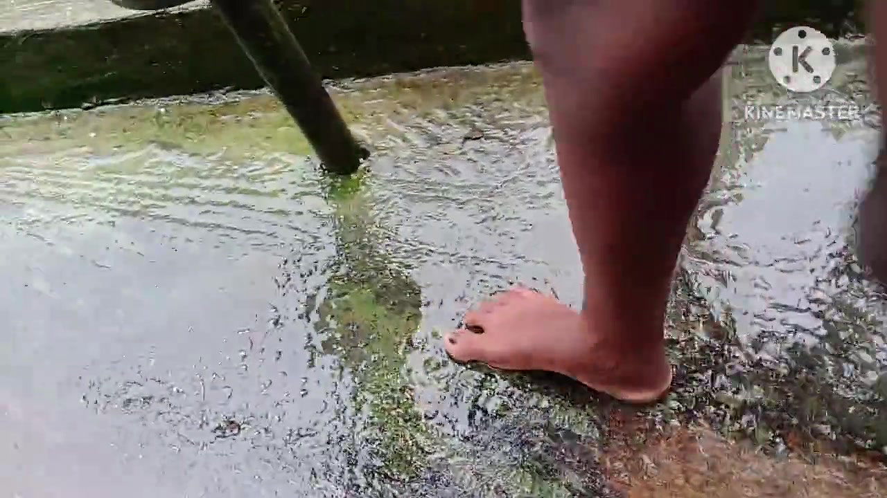 Desi bhabhi ne belan se chut chudai ki