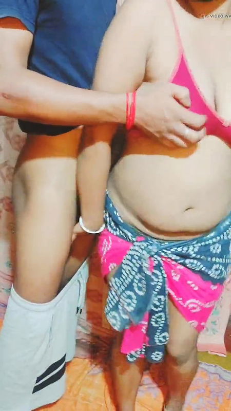 Desi Bhabhi’s Secret Moments With Young Devar