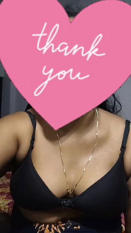 Desi Cute girls live showing body new viral hot video