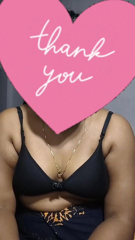 Desi Cute girls live showing body new viral hot video