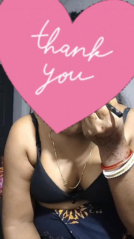 Desi Cute girls live showing body new viral hot video