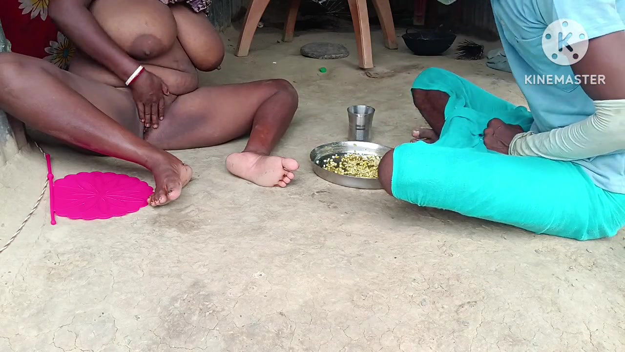 Desi hot bhabhi ne khana Diya aur Masti ki