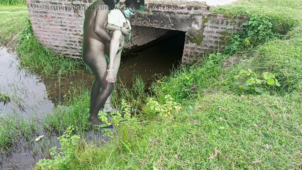 New Indian Muslim school girl and desi boyfriend girlfriend sex video and desi fucked girlfriend outdoor sex video Xvideo XXX