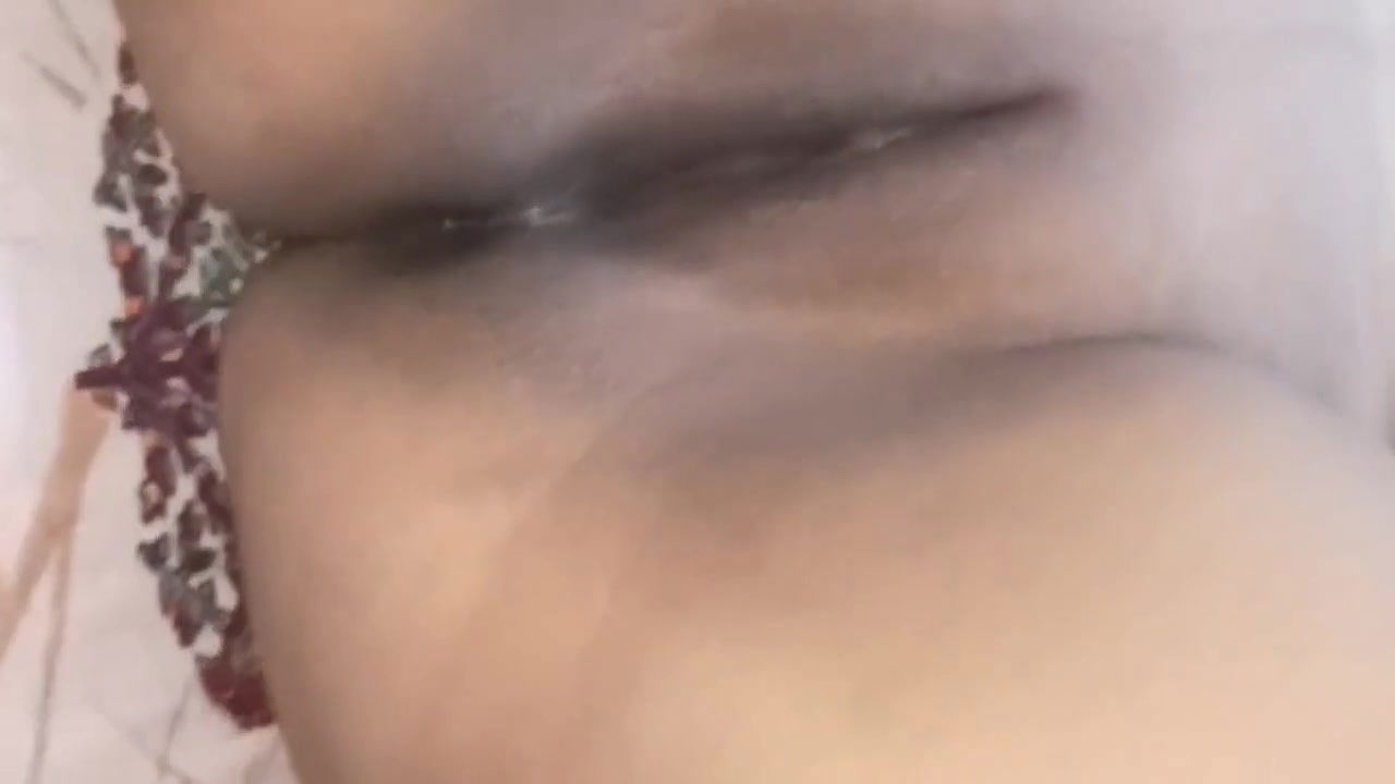 Sali ki Balon wali chut Ko chod ke chut ko clean Kiya