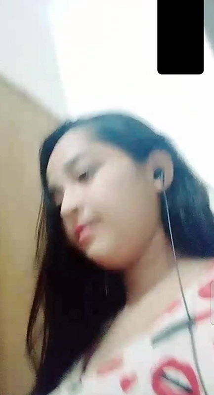 Sexy Chubby Girlfriend Showing Big Melons And Sucking2