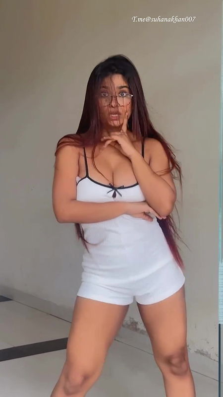 SUHANA KHAN DELICIOUS NERDY CHICK OPEN CLEAVAGE AND SEXY THIGHS IN SHORT PANTS HQ VID2