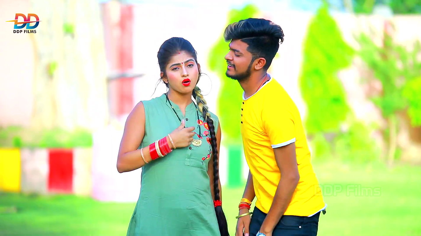 Cutie Komal Singh hot saree song – Navel pressed, flowers blown on navel, Expressions2