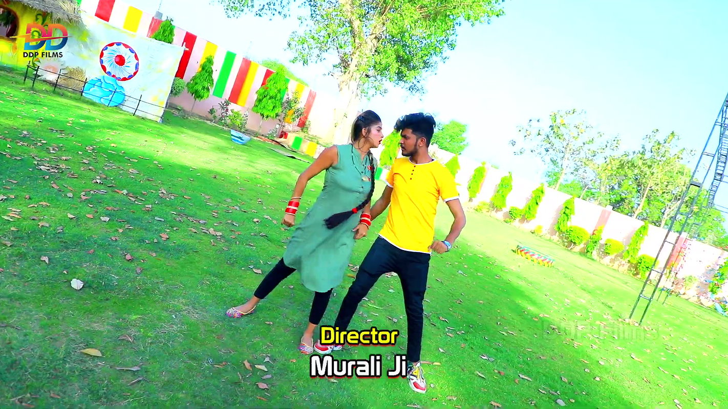 Cutie Komal Singh hot saree song – Navel pressed, flowers blown on navel, Expressions2