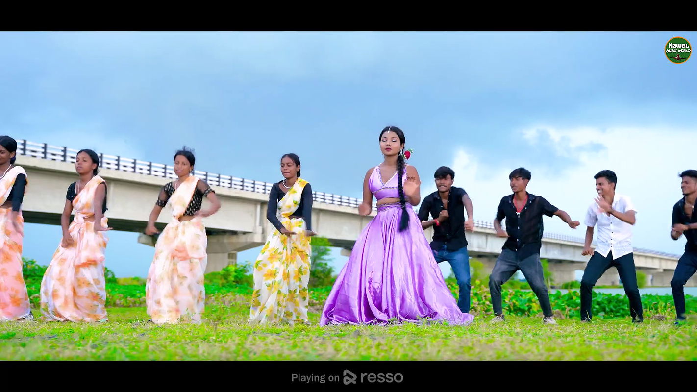 Kajal Roy hot song – Navel caressed, Back Hip kissed, slight cleavage2