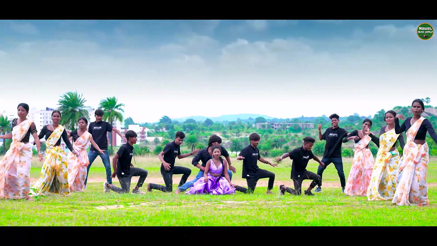 Kajal Roy hot song – Navel caressed, Back Hip kissed, slight cleavage2