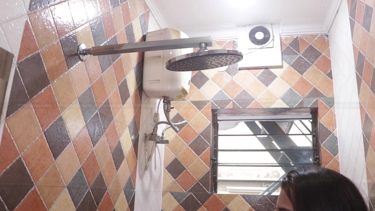 PP Entertainment Model Priya Nude Bath Show2