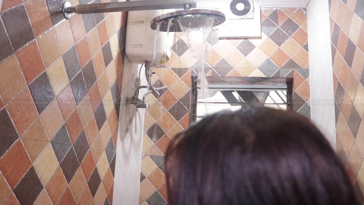 PP Entertainment Model Priya Nude Bath Show2