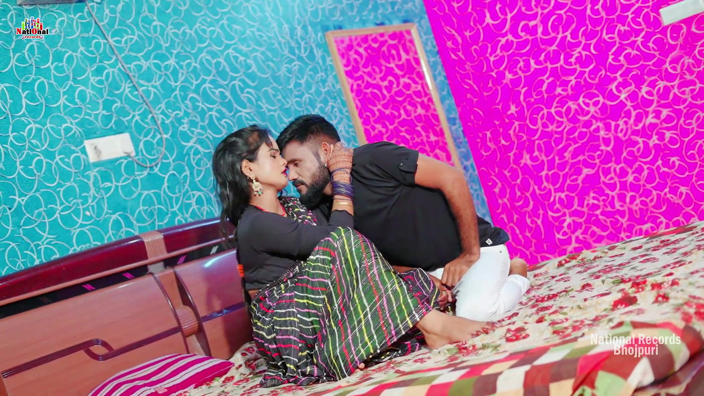 Puja Sharma hot saree song – Deep Navel caressed2