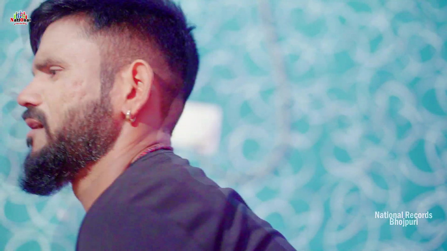 Puja Sharma hot saree song – Deep Navel caressed2