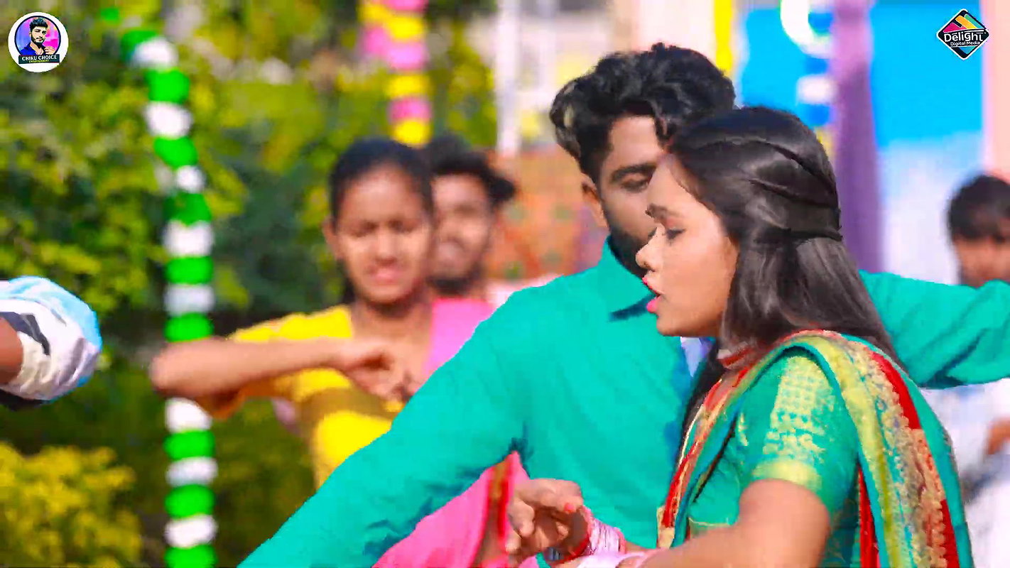 Reena Pandey hot saree song – Deep navel show2