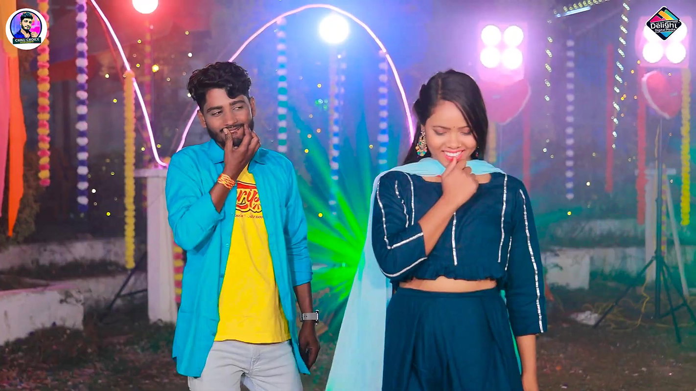 Reena Pandey hot saree song – Deep navel show2