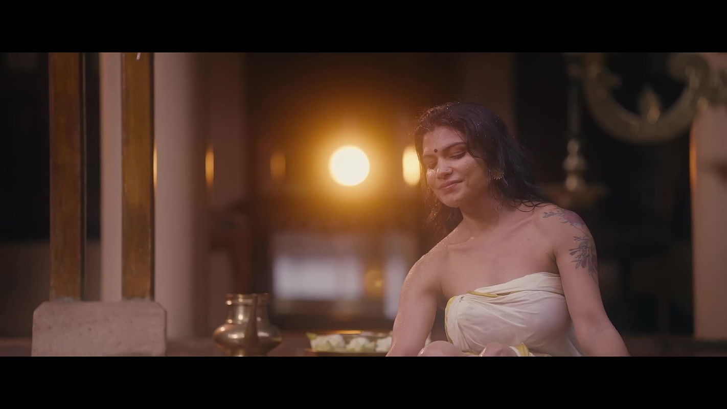 Resmi R Nair hot romantic song – Hanging boobs, Deep cleavage, navel show2