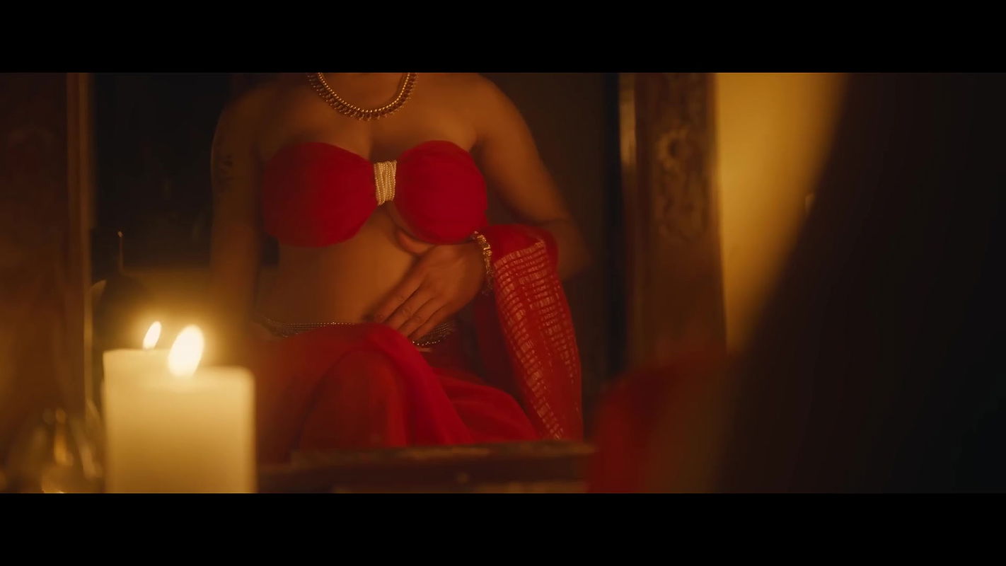 Resmi R Nair hot romantic song – Hanging boobs, Deep cleavage, navel show2