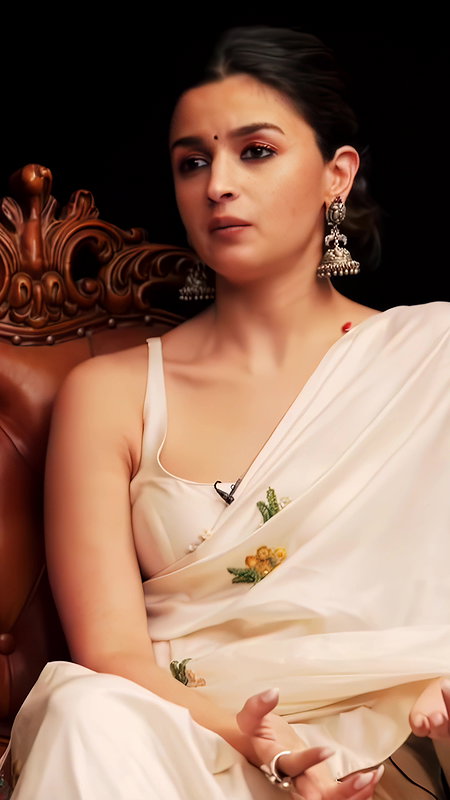 MILF ALIA MOMMY LICKABLE ARMPITS SEXY IN SAREE HQ VIDEO2